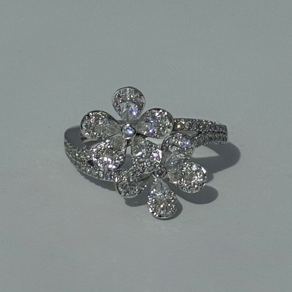 Effy 14K White Gold Diamond Flower Ring Size 6.75